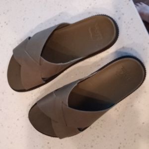 Sorel slides, size 8